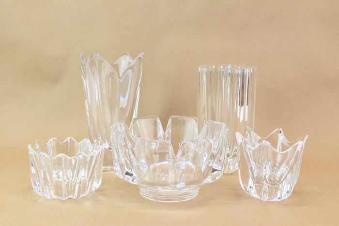 Orrefors Glass & Kosta Ehrnes Vase Bowl: Orrefors Glass & Kosta Ehrnes Vase Bowl, group of five pieces, including three bowls and two tall vases. Three pieces signed Orrefors, one signed Kosta Ehrnes The other vase (Kosta Ehrnes) measures 7-