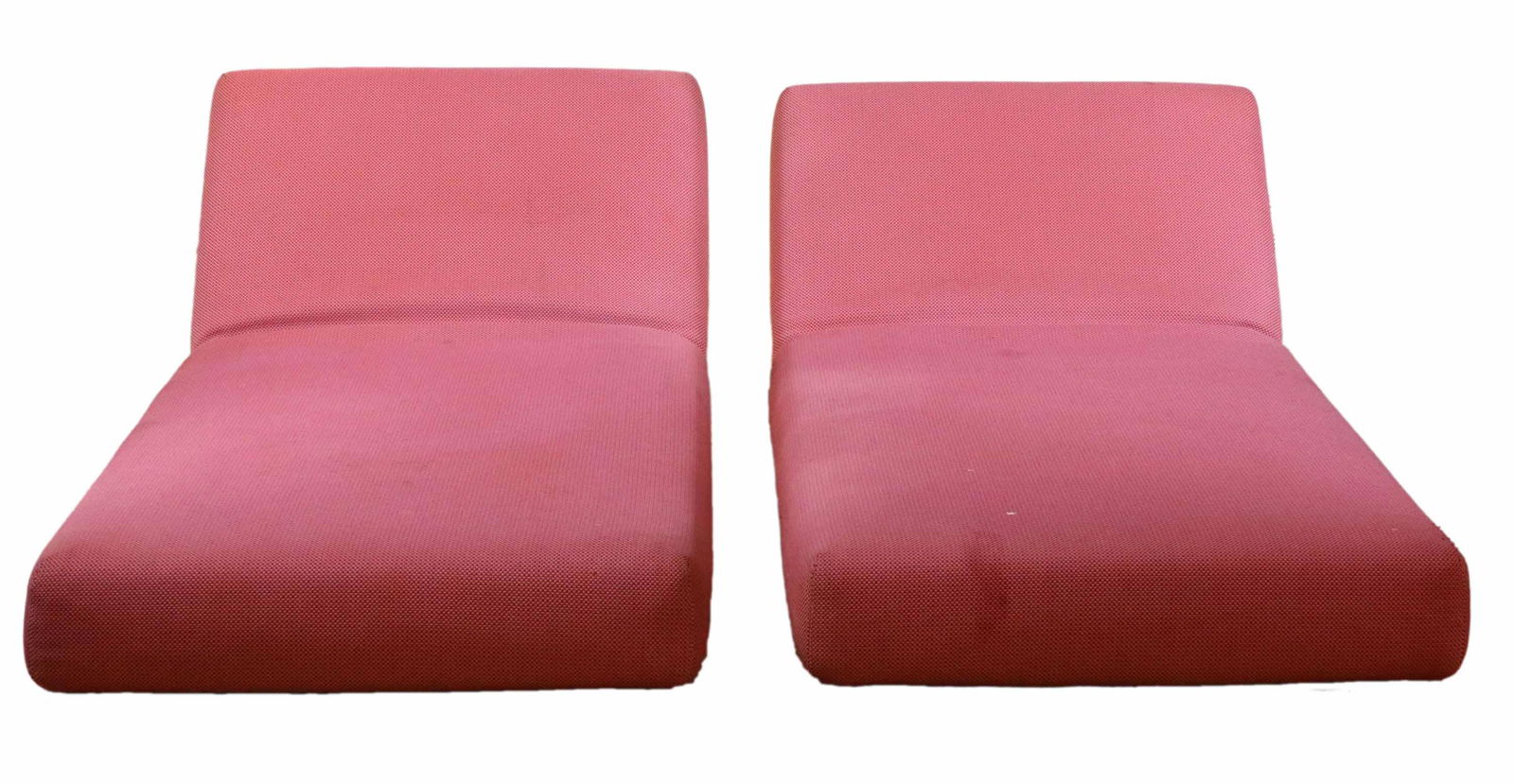 Pair of Paola Lenti Swell Sun Beds: For DDC Domus Design Collection by Minotti New York, outdoor chaise lounges, upholstered in a dusty rose upholstery with tubular steel back support base. 36"h x 7'6"w x 33"d