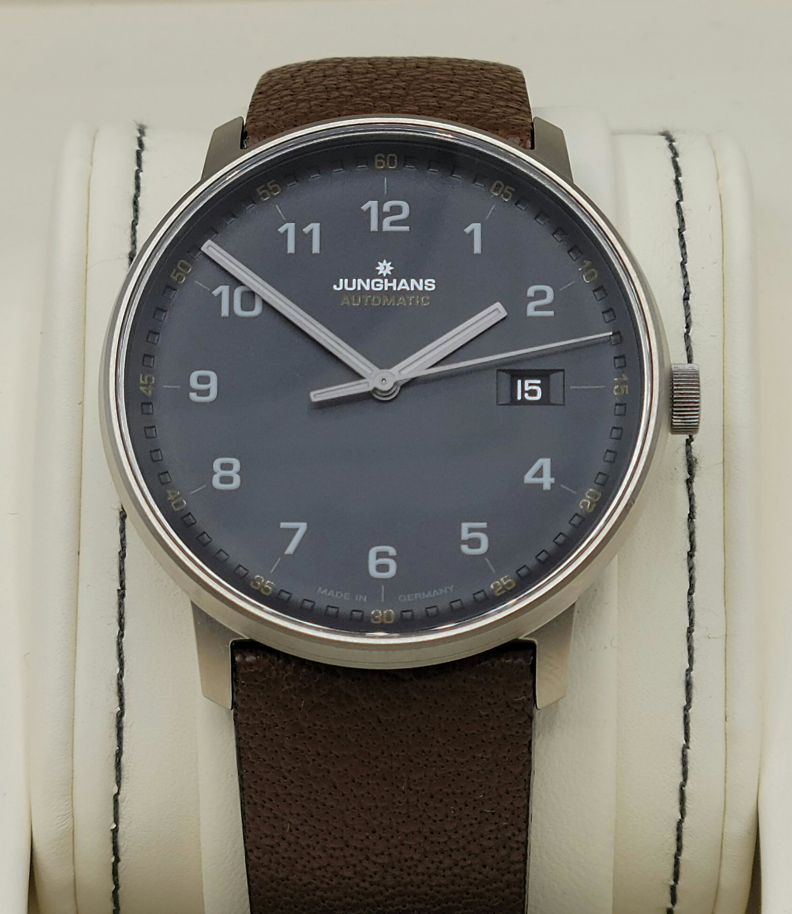 Junghans Titanium Form-A 40mm Automatic Watch: Junghans Titanium Form-A Automatic Watch in overall good condition. Wear/worn/scratches and pre-owned. Original receipt available. Severe wear to the original Junghans leather band but still wearable.