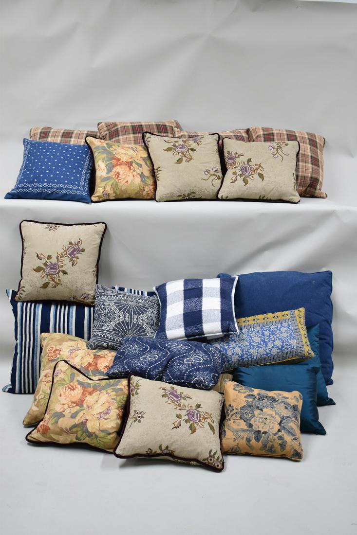 Large Group Assorted Decorative Throw Pillows: Large Group Assorted Decorative Throw Pillows Used condition, wear/worn, minor stains.