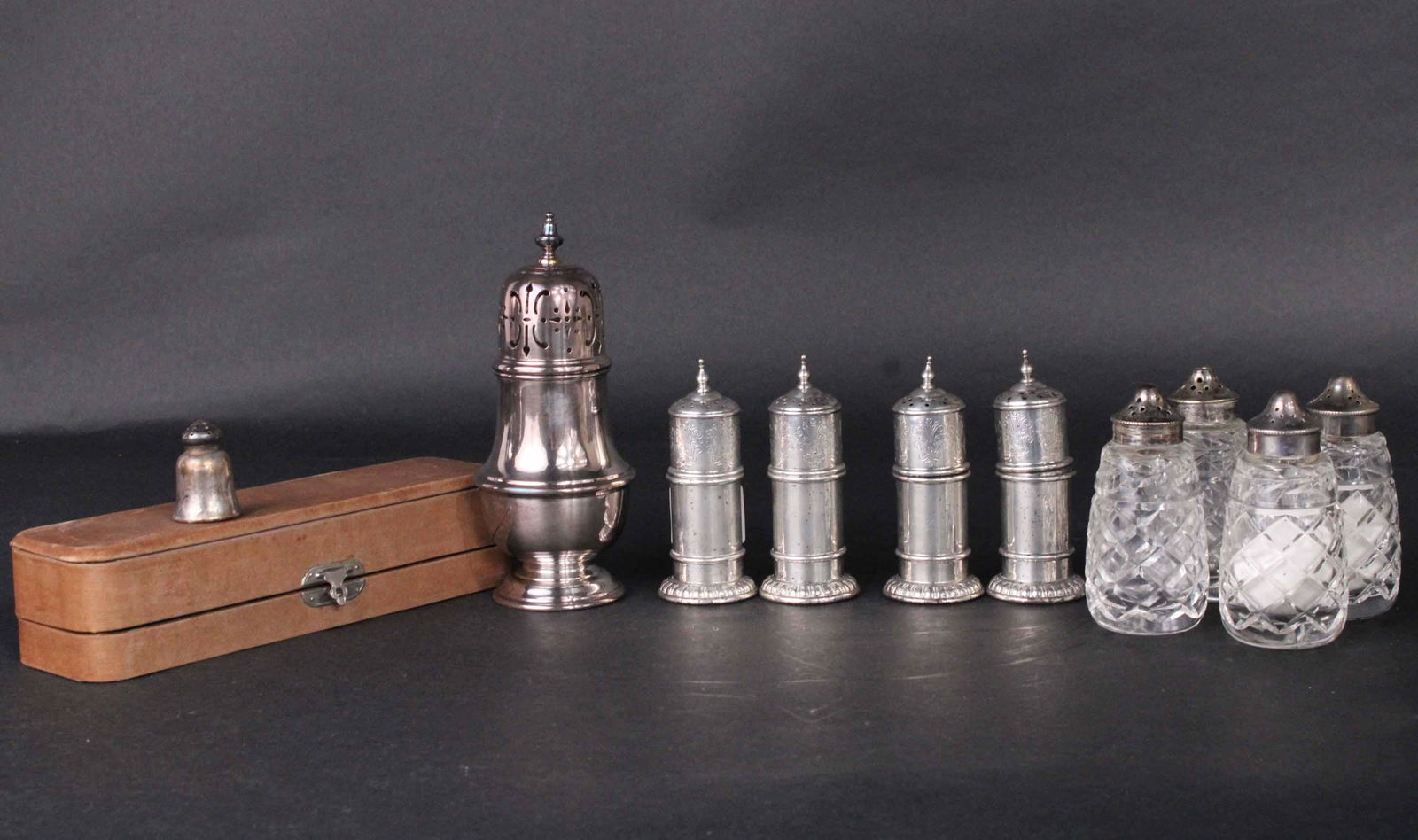 Sterling Silver Boxed Set Salt and Pepper Set (1 of 12)