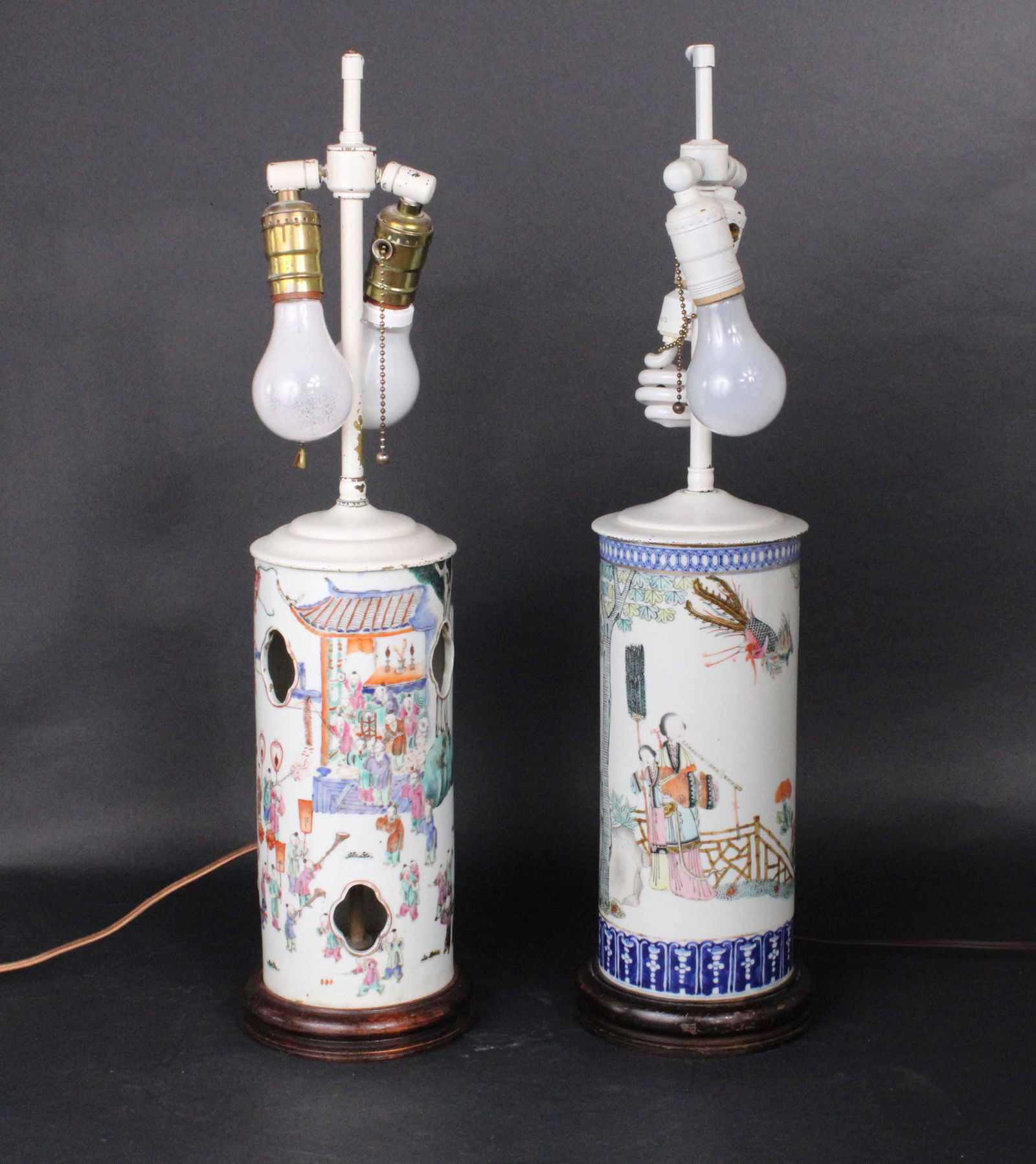 Two Chinese Export Porcelain Vases (1 of 10)
