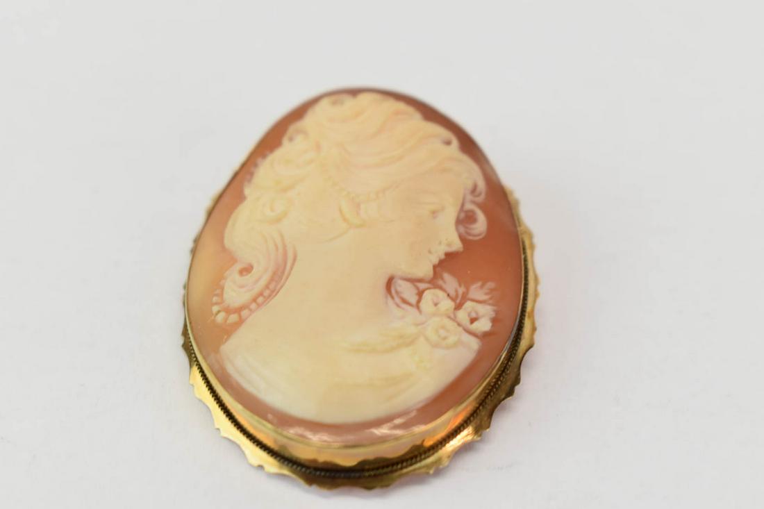 Italian Cameo Brooch/Pendant in 18K Gold (1 of 5)