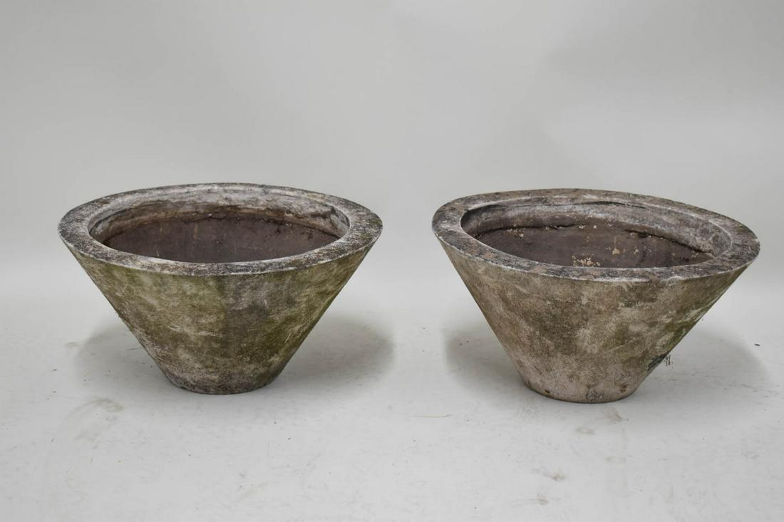 Pair of Atlas Montreal Garden Planters (1 of 5)