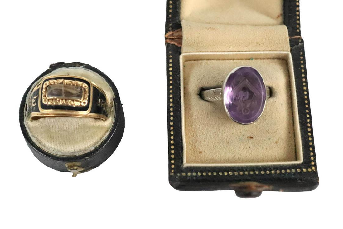Early Victorian Enamel and Gold Mourning Ring (1 of 7)