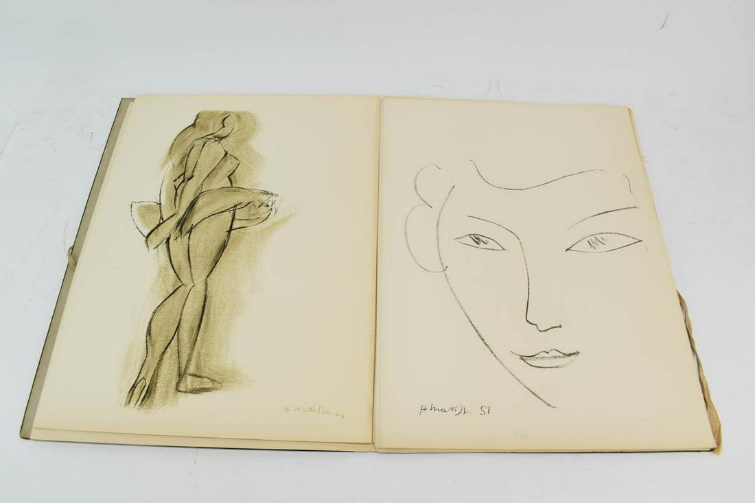 Henri Matisse, "A Gallery of Women": Henri Matisse, "A Gallery of Women", Portfolio of Sketches, 8 sketches total, with an introduction by Walter Pach, published in 1954 Used condition, wear, worn, some discoloration 17-1/2"h x 12"w