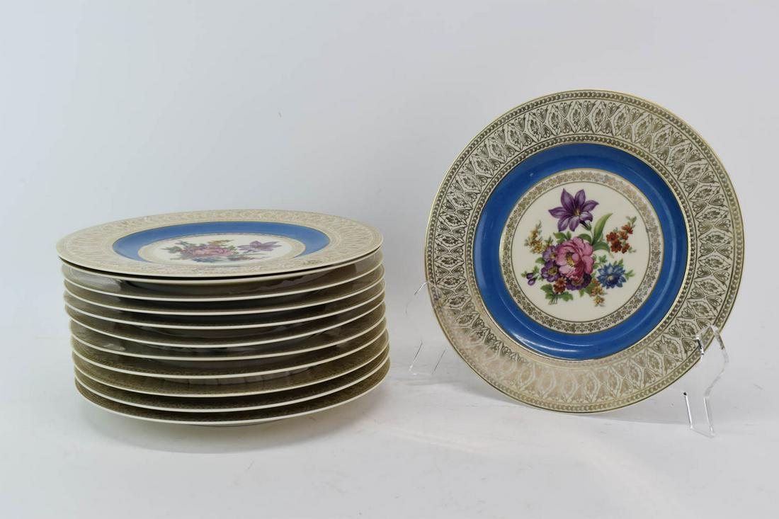 Twelve Pirkenhammer 5972 Floral Dinner Plates: Twelve Pirkenhammer 5972 Floral Dinner Plates, having intricate gilt rim, with rich blue encircling another intricate gilt design around a central floral motif, each with Pirkenhammer backstamp and pa