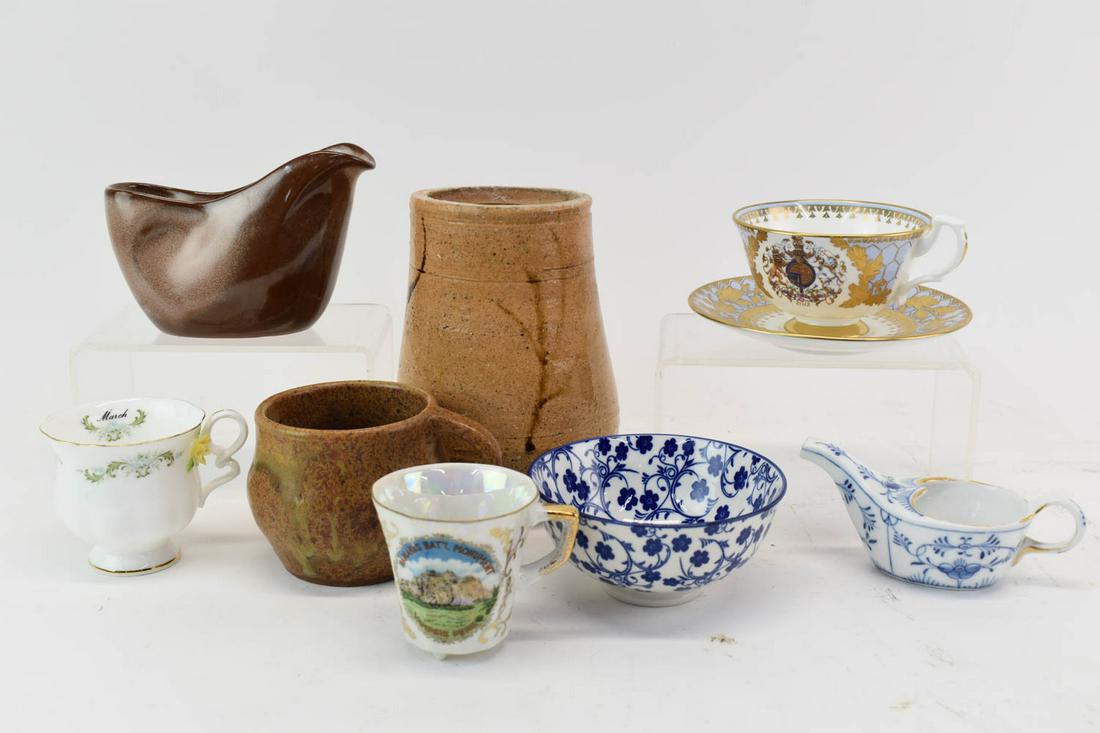 Group of Assorted Table Articles (1 of 17)