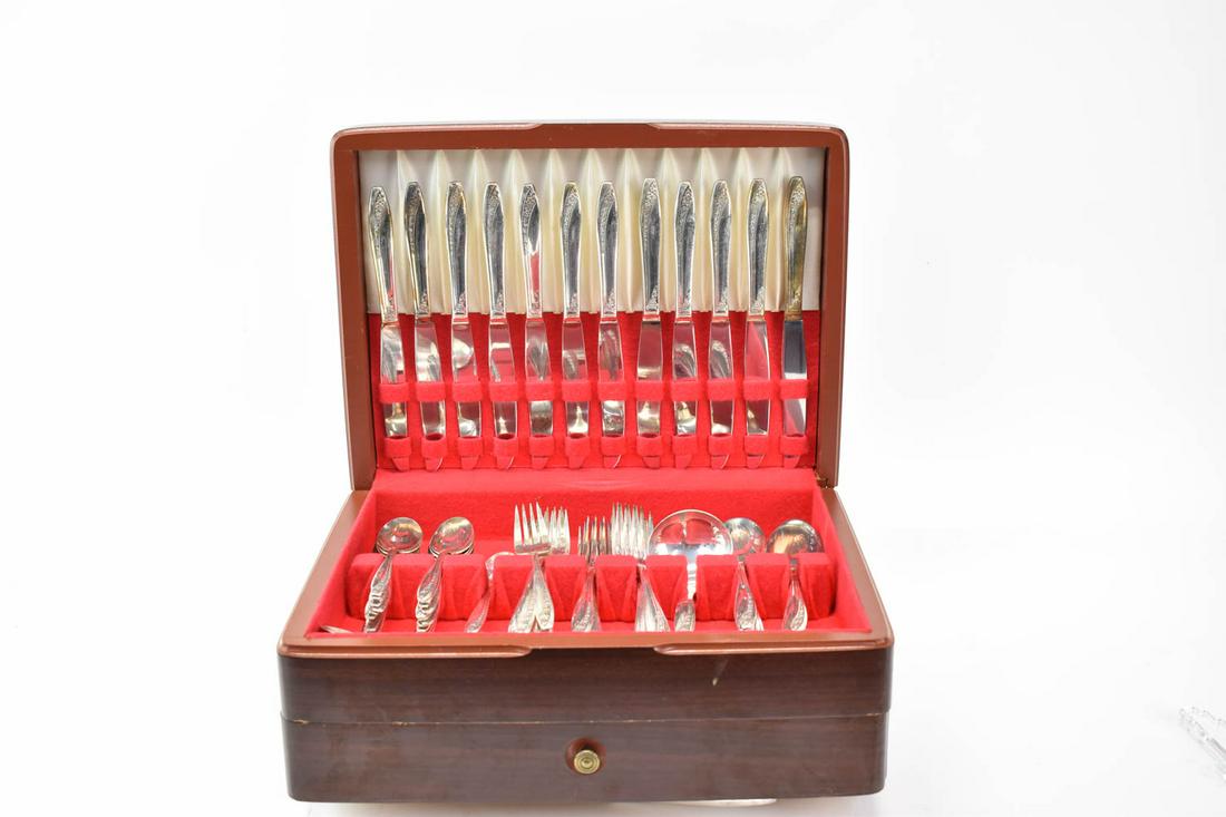 Rogers Reinforced Plate Serving Set (1 of 16)