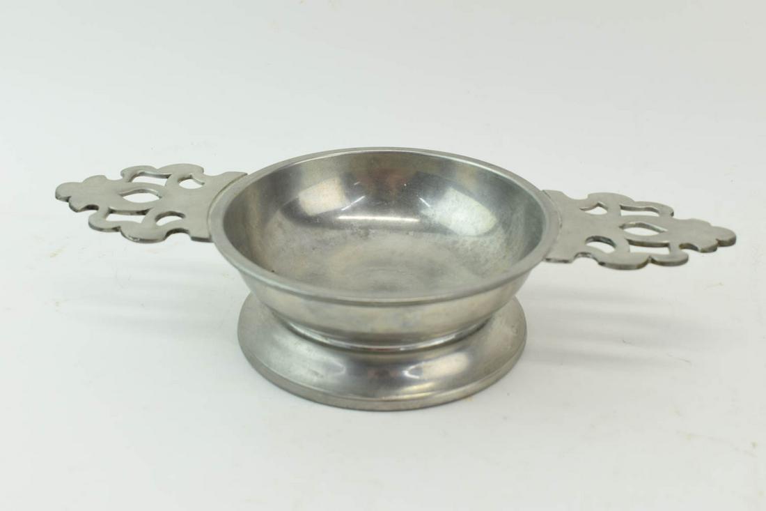 Stieff Pewter "Williamsburg" Porringer (1 of 5)