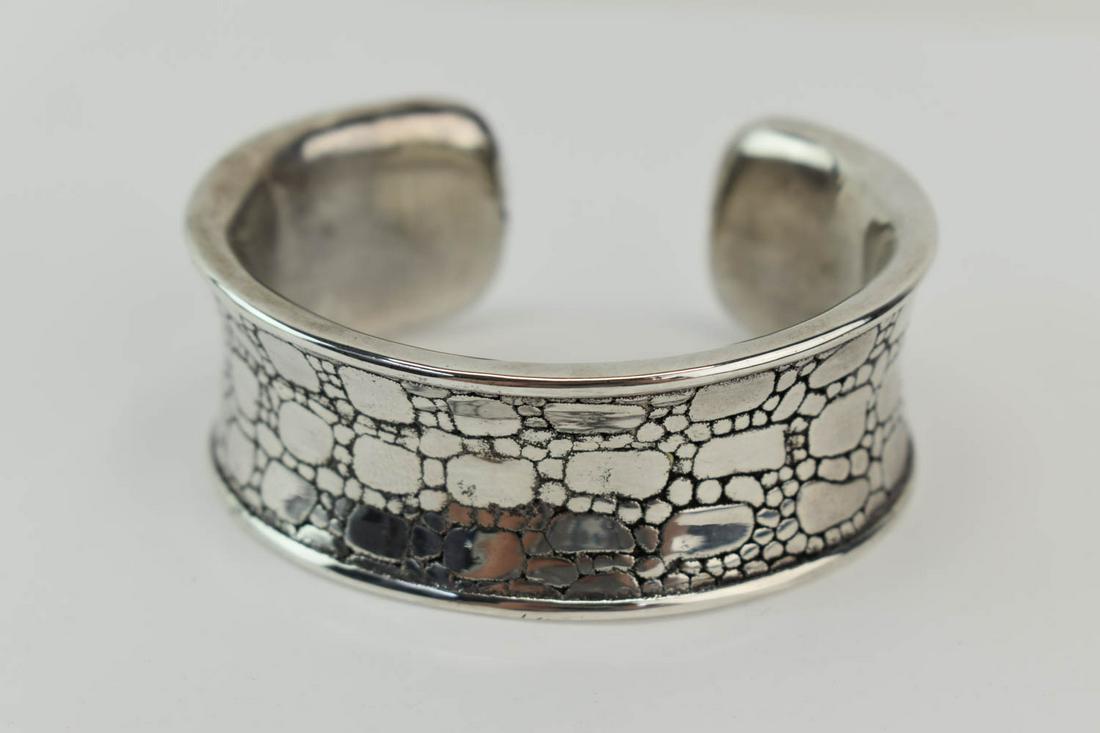 John Hardy Style Balinese Sterling Wide Cuff (1 of 4)