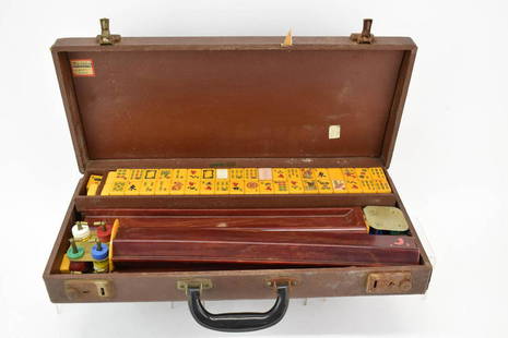 Vintage Metro Games Mahjong Set in Case: Vintage Metro Games Mahjong Set in Case Used condition, wear, worn, case itself not in good condition Case: 19-3/4"l x 9"w x 3"d