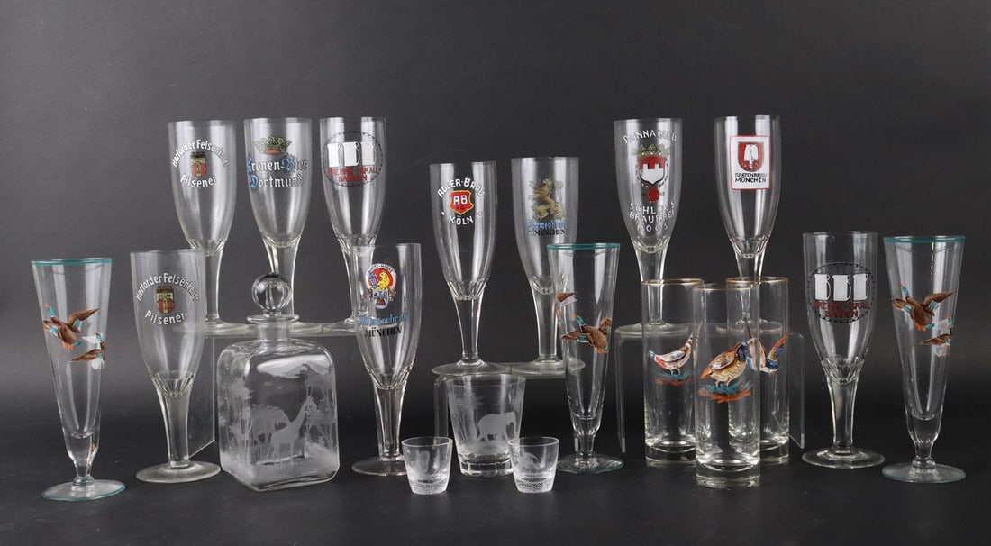 Fourteen Hand-Painted Bird-Decorated Glasses (1 of 11)