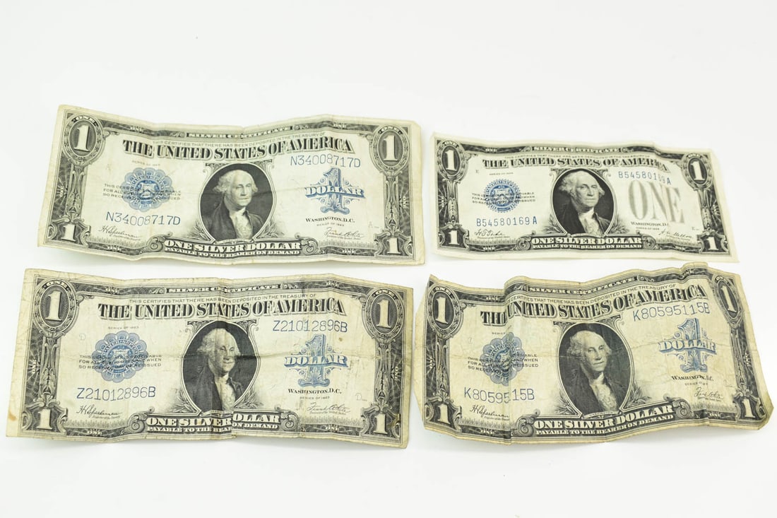 Group of Assorted American Currency (1 of 10)
