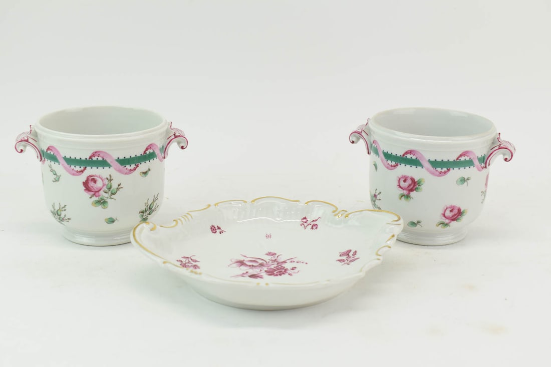 Pair of Richard Ginori Cache Pots (1 of 10)