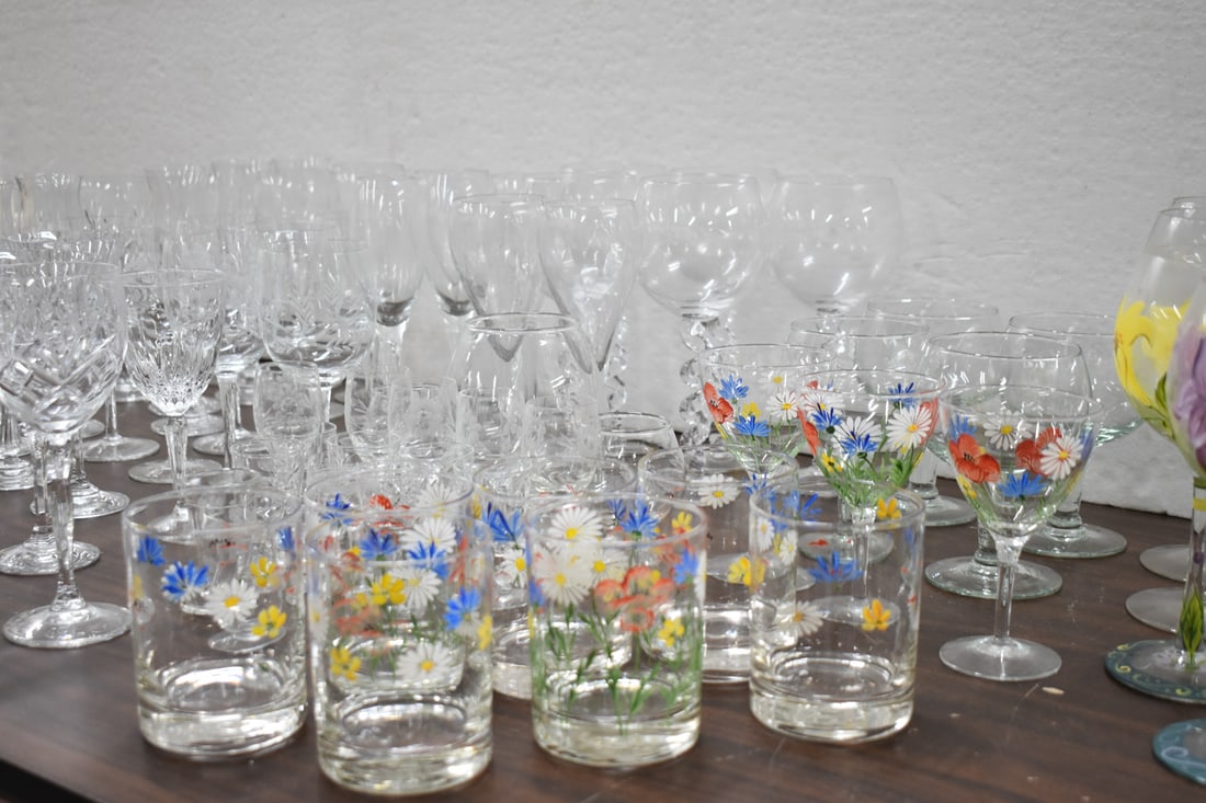 Large Assorted Glassware Stemware & Shot Glasses: Large Assorted Glassware Stemware & Shot Glasses, cordials, flutes, and rocks glasses. Vintage handpainted floral examples and others. Used condition, some fleabites, losses, paint wear.
