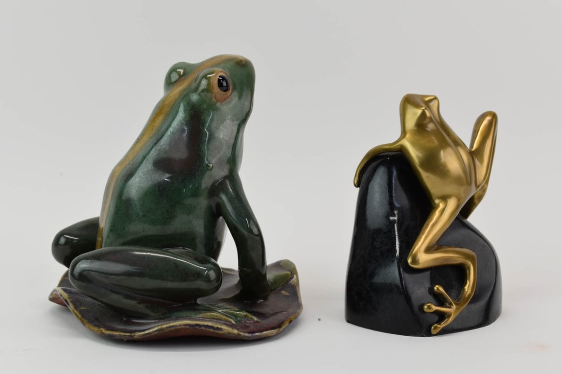 Large Ceramic Polychrome Frog on a Lily Pad (1 of 6)