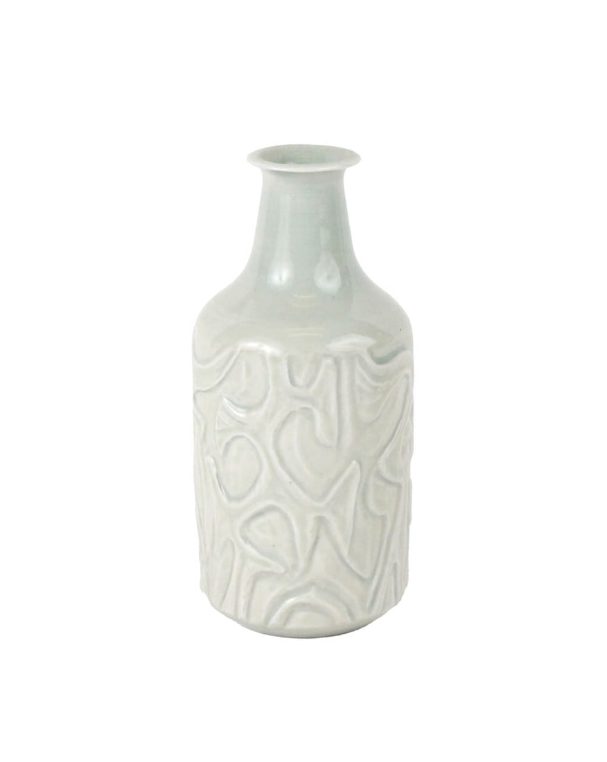 Group of Eight Porcelain Table Articles (1 of 13)