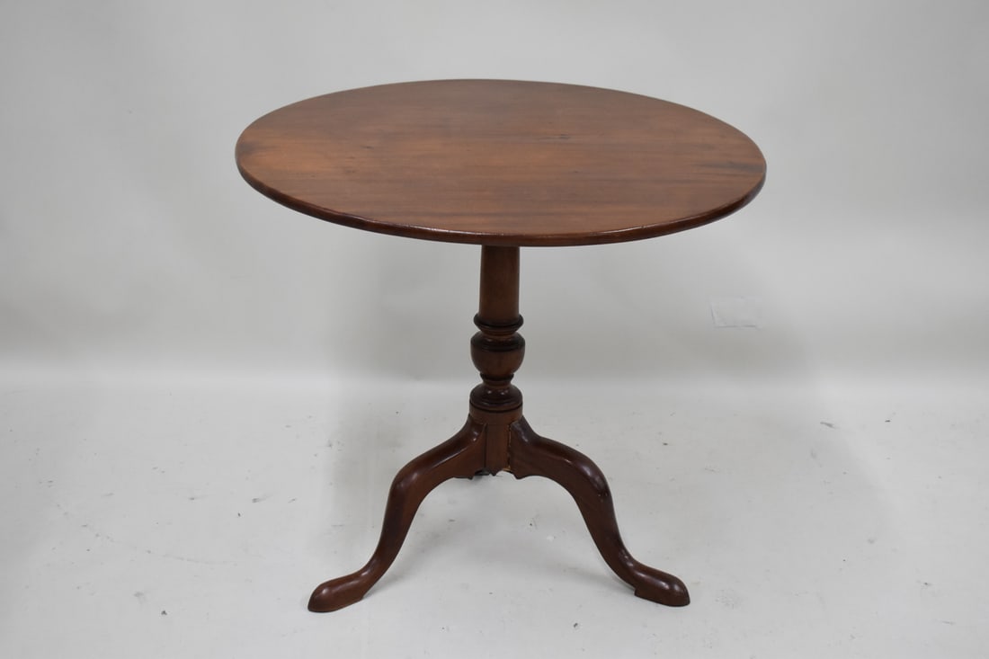Antique Queen Anne Style Tilt Top Table (1 of 9)