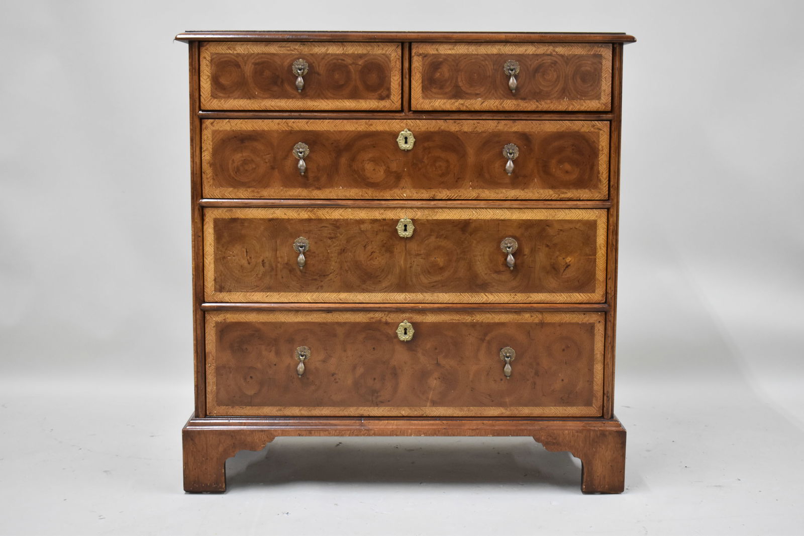 EJ Victor Chest of Drawers (1 of 6)