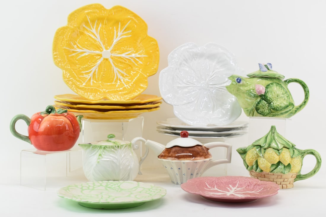 Group of 13 Este Butterfly Cups and Saucers (1 of 14)