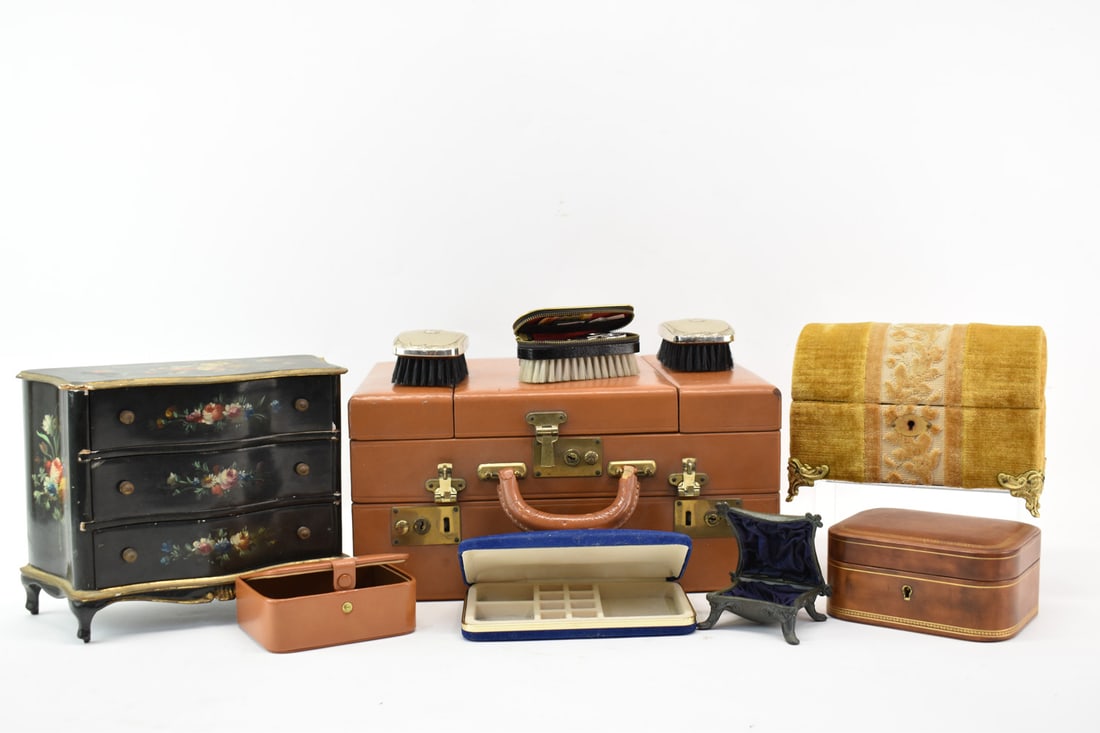 Vintage Leather Toiletry Vanity Case (1 of 15)