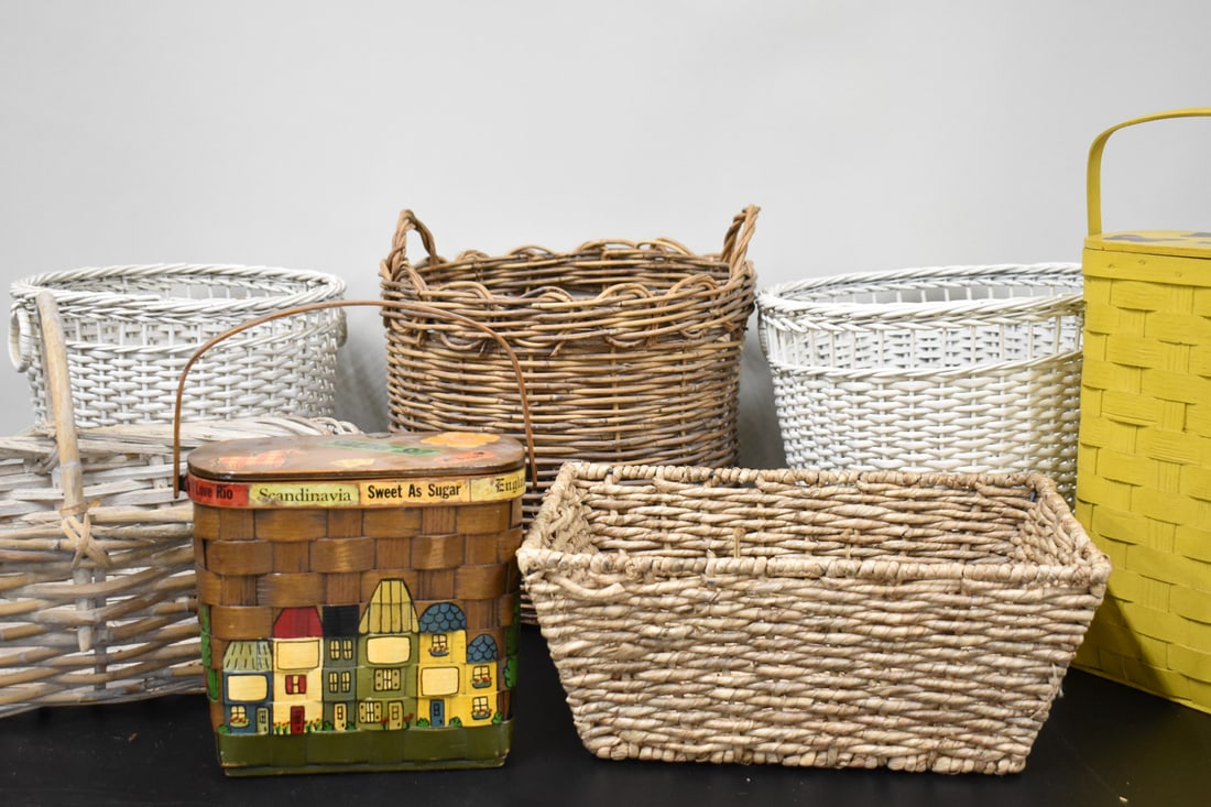 Group of Assorted Wicker and Woven Baskets (1 of 10)