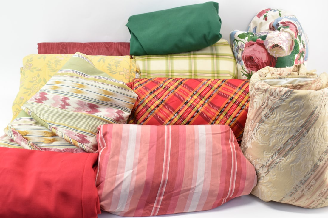 Group of 10 Assorted Tablecloths (1 of 18)