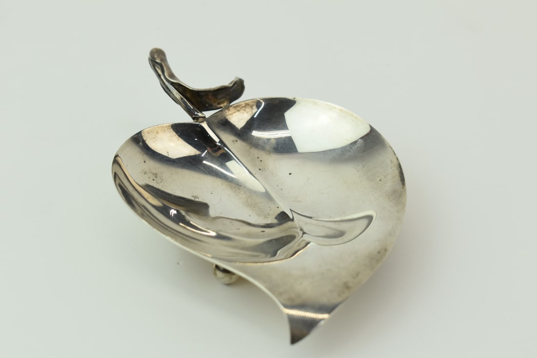 Tiffany &Co. Makers Apple Shaped Bon Bon Dish (1 of 7)