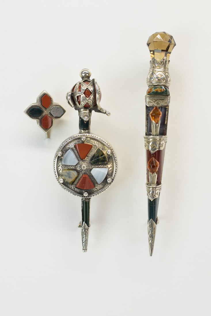 Victorian Scottish Silver Agate Shield Brooch (1 of 8)