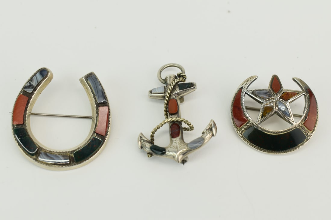 Three Victorian Scottish Silver & Agate Brooches (1 of 8)