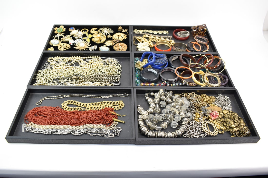 Large Group of Assorted Ladies Costume Jewelry (1 of 12)