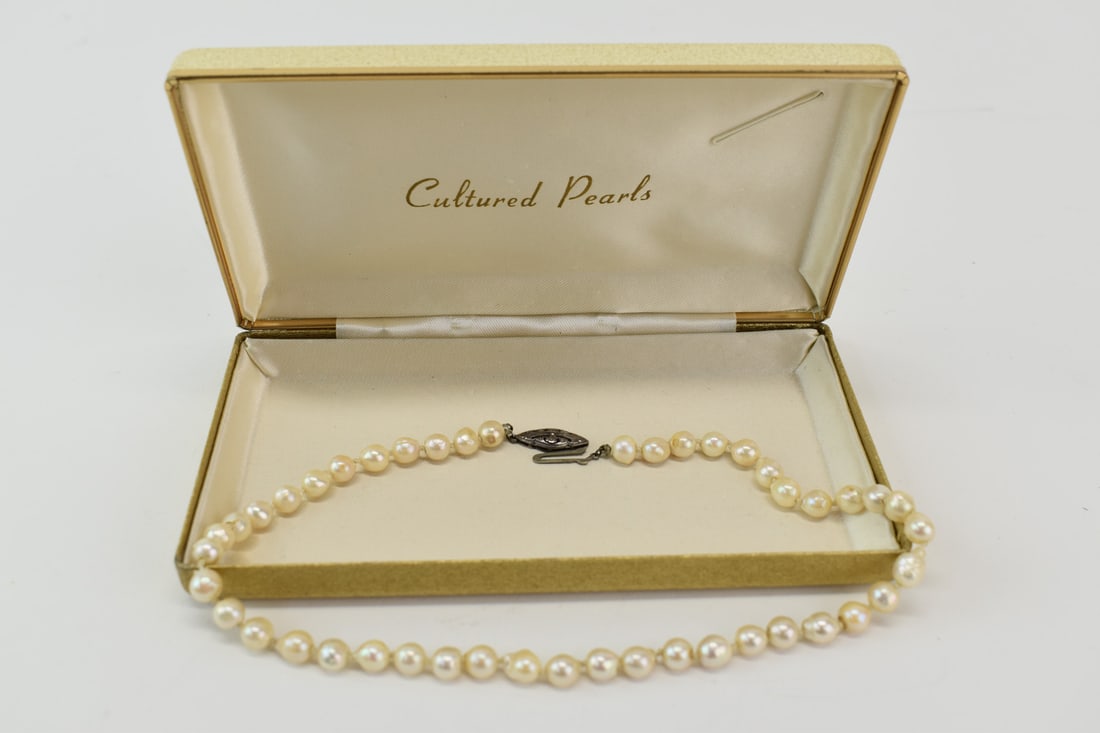 Baroque Cultured Pearl Strand Necklace: Baroque Cultured Pearl Strand Necklace, 4.5mm, 14"l, used.