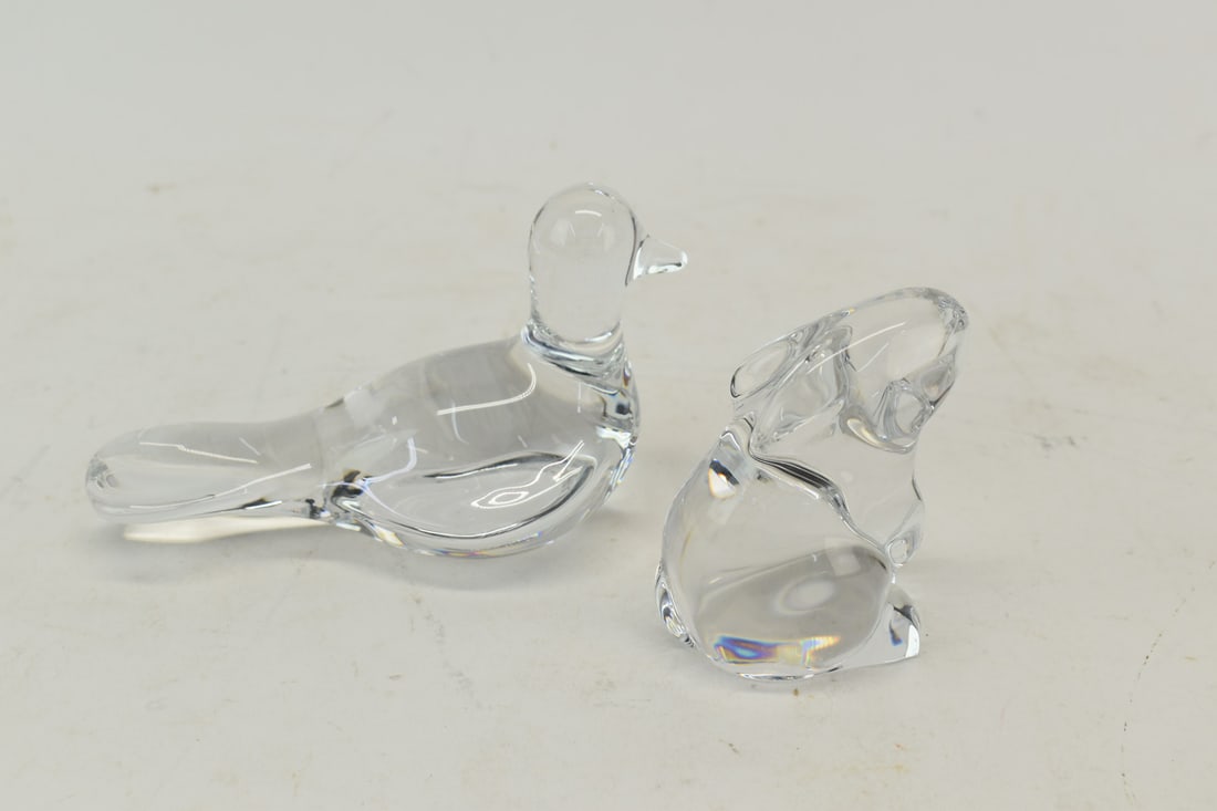 Vintage Baccarat Glass Dove: Vintage Baccarat Glass Dove together with a Baccarat glass rabbit. Used condition. Dove measures 3 1/2" tall x 5 1/4" long x 3" wide