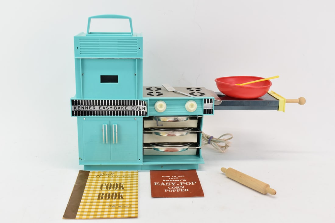 Vintage Kenners Easy Bake Oven: Vintage Kenners Easy Bake Oven in original box, used unknown working condition, surface distress, food in packaging (not edible). Used condition, wear worn, unknown working condition