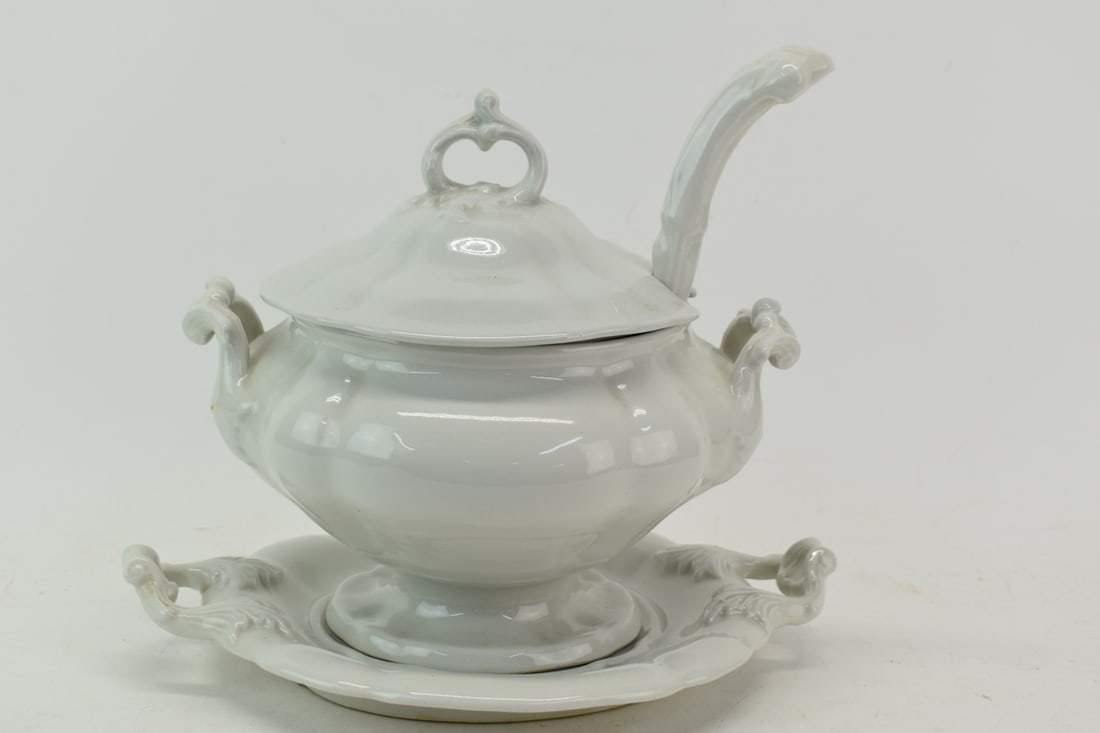 Red Cliff Ironstone Tureen and Underplate (1 of 11)