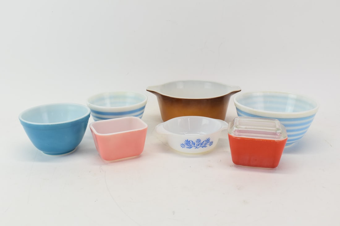 Six Assorted Pyrex Bowls (1 of 8)
