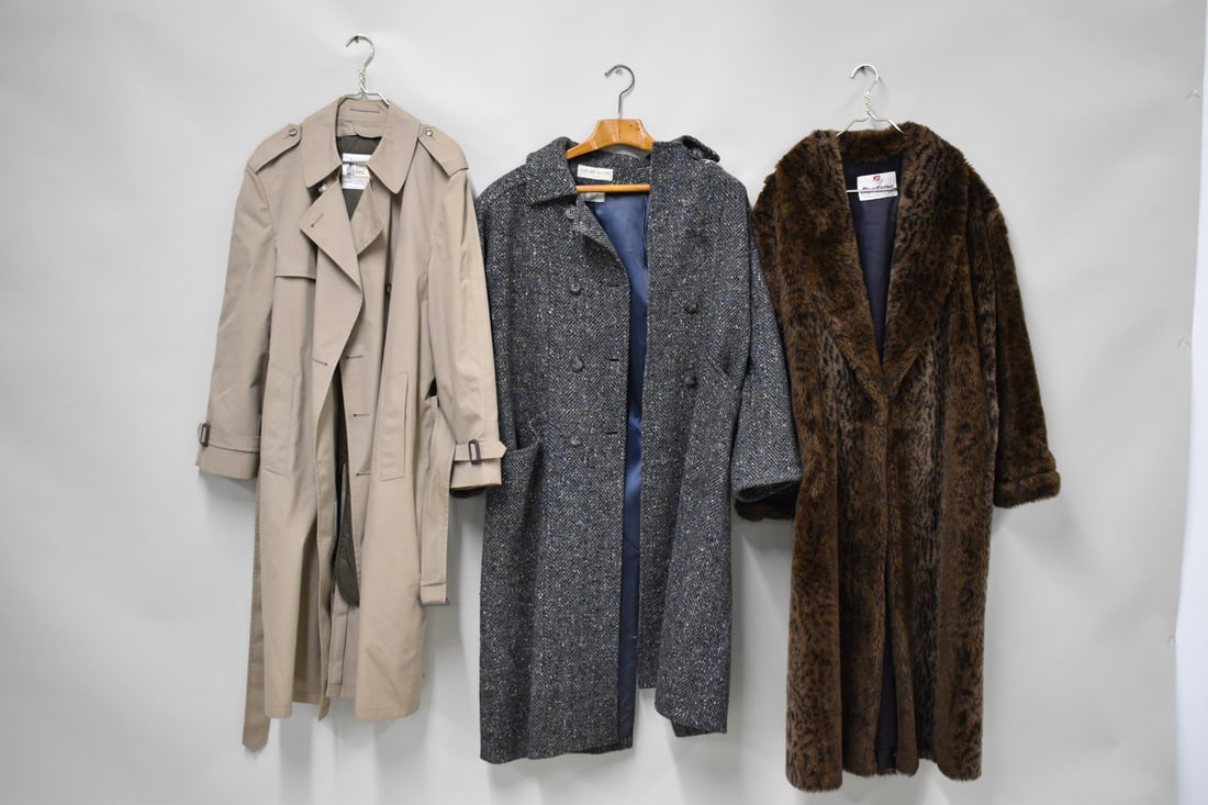 Group of Assorted Vintage Coats: Group of Assorted Vintage Coats. Including Glen Eagles, Monterey Fashions, Henry White, London Fog Trench coat. Used condition