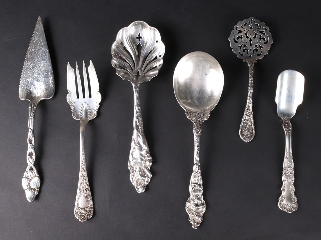 Gorham Sterling Silver "Buttercup" Cheese Scoop (1 of 9)