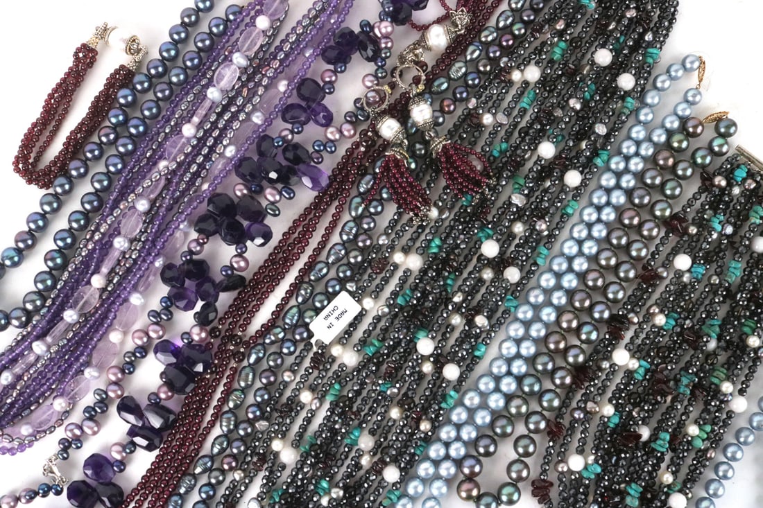 Five Sets of Purple and Blue Faux Pearl Necklaces (1 of 11)