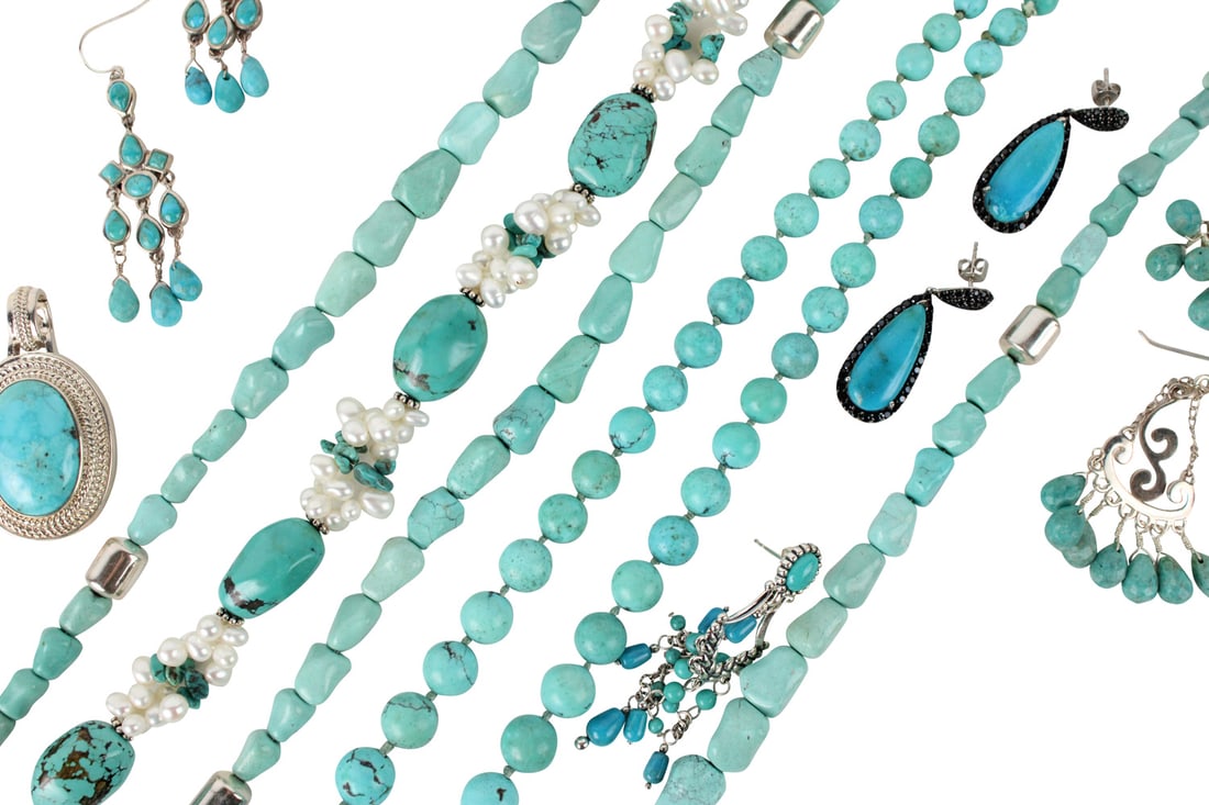 Five Blue Turquoise Colored Beaded Necklaces (1 of 16)