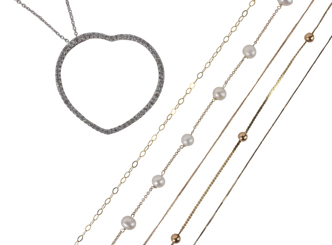 Six Necklaces in Gold and Silver (1 of 20)