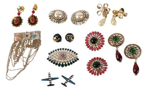 Chanel Brooches & Pins for Sale at Auction