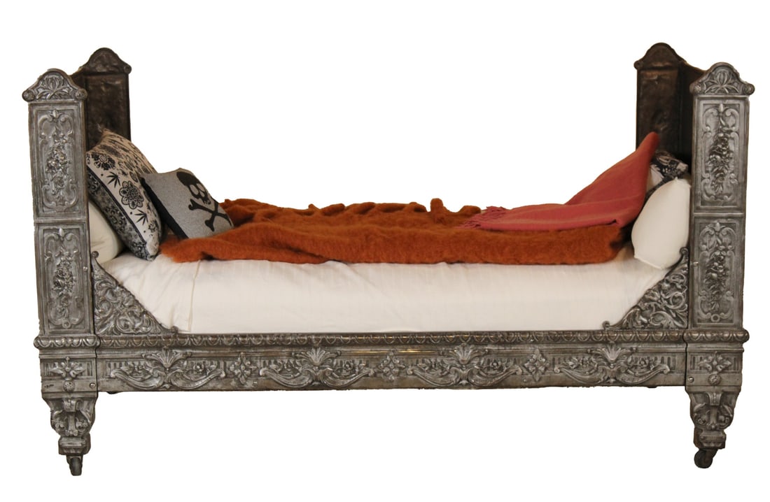 Anglo-Indian Style Steel Daybed (1 of 13)