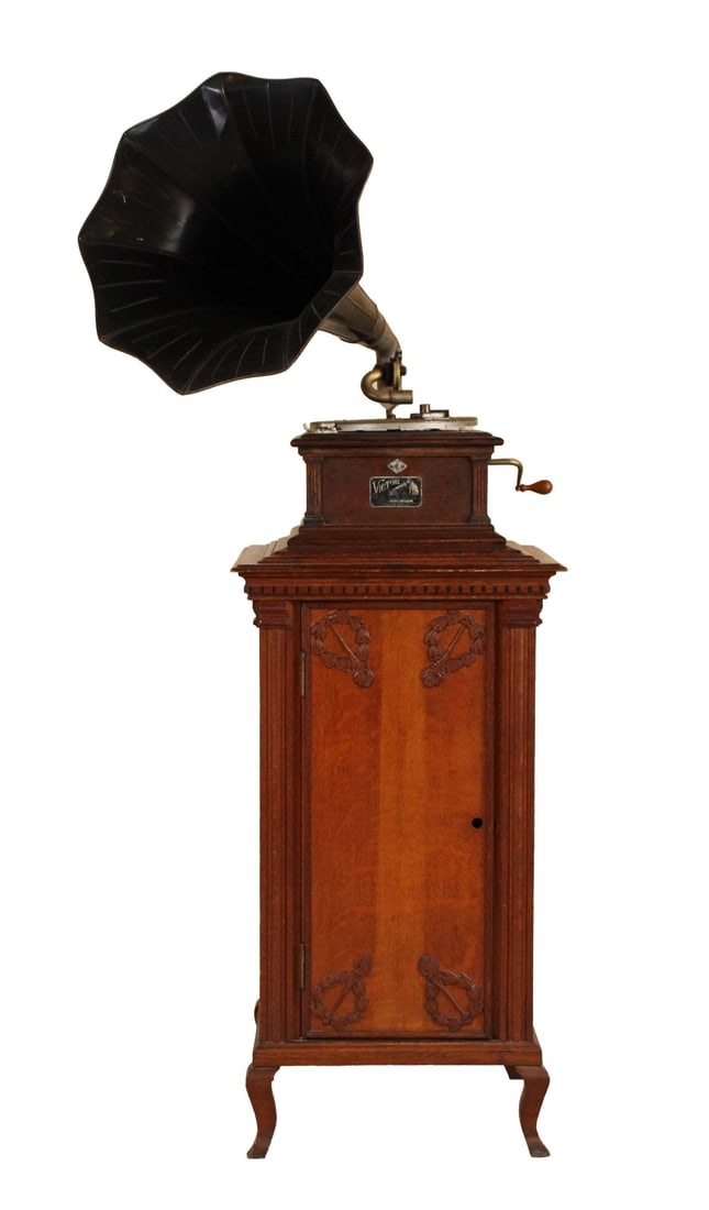 Victor Talking Machine on Oak Stand (1 of 15)