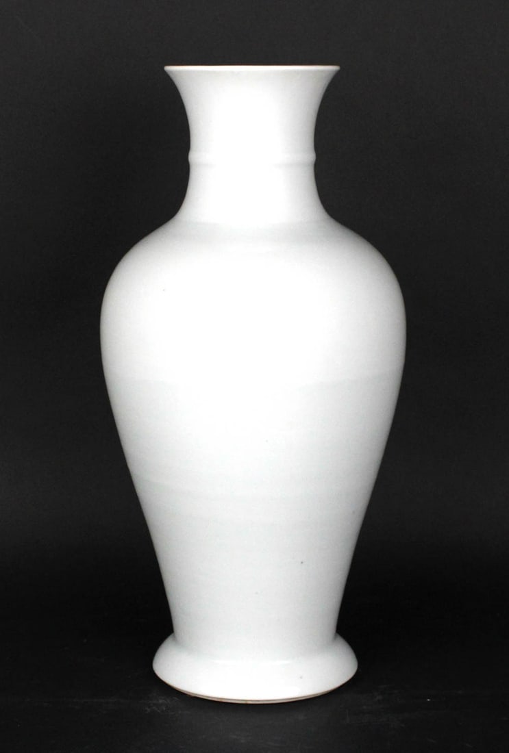 Chinese Blanc de Chine Vase (1 of 6)