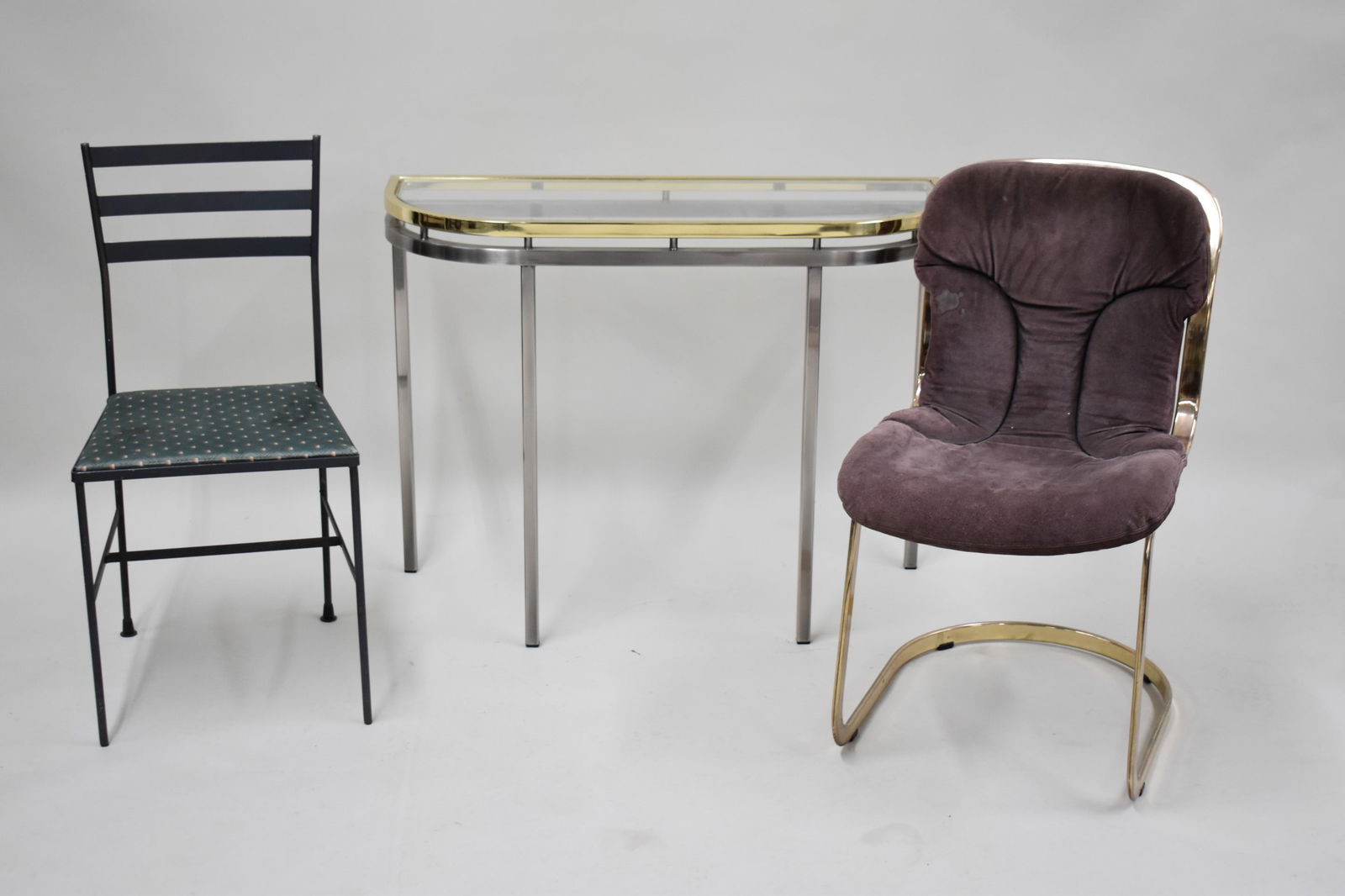 Modern Cidue Side Chair: Modern Cidue Side Chair. Together with Modern Brass and Chrome Demi-Lune Pier Table With inset glass top and a black-painted metal side chair. 3 pieces Surface distress, scratches to glass, wear. Tabl