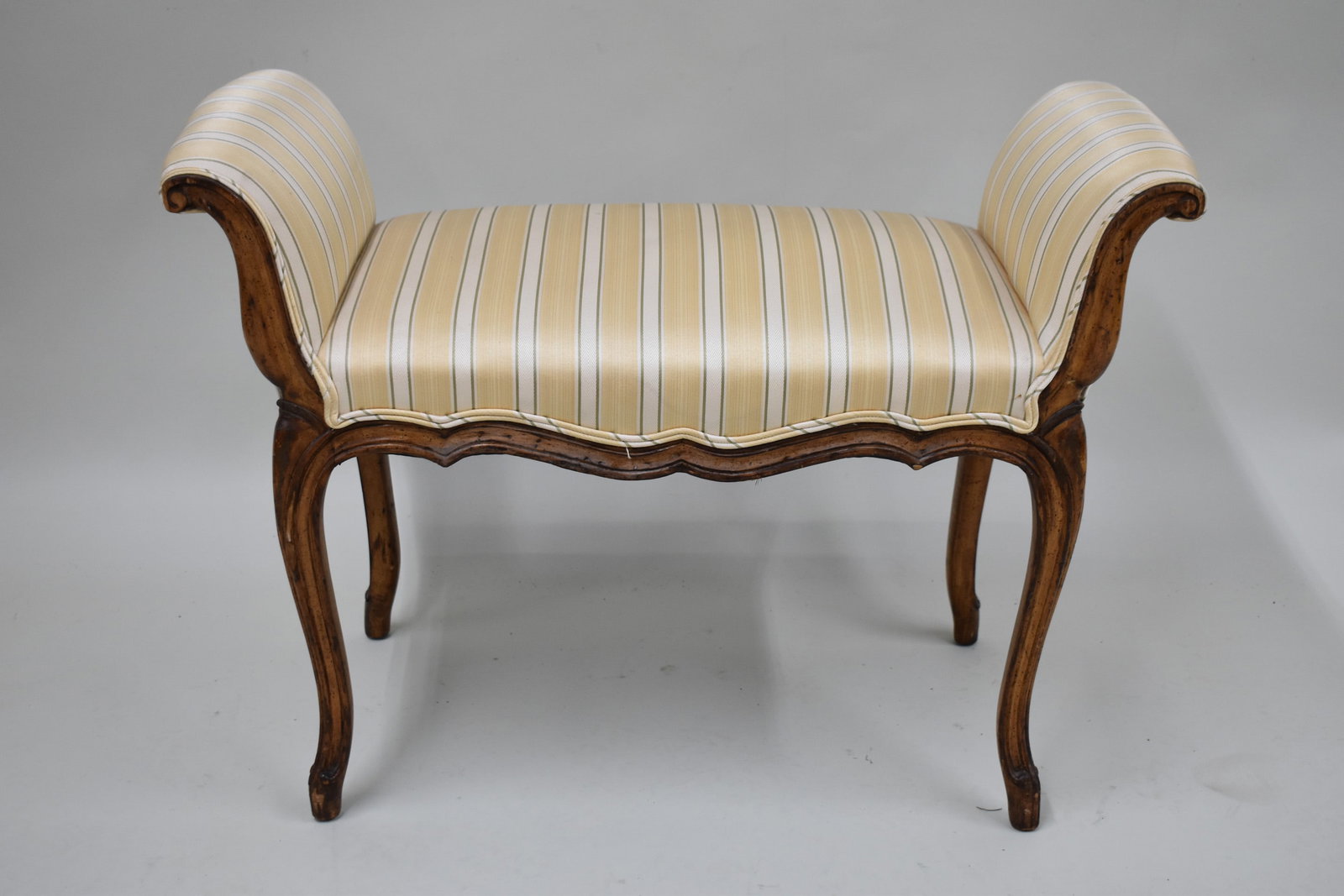 French Provincial Style Vanity Bench (1 of 8)