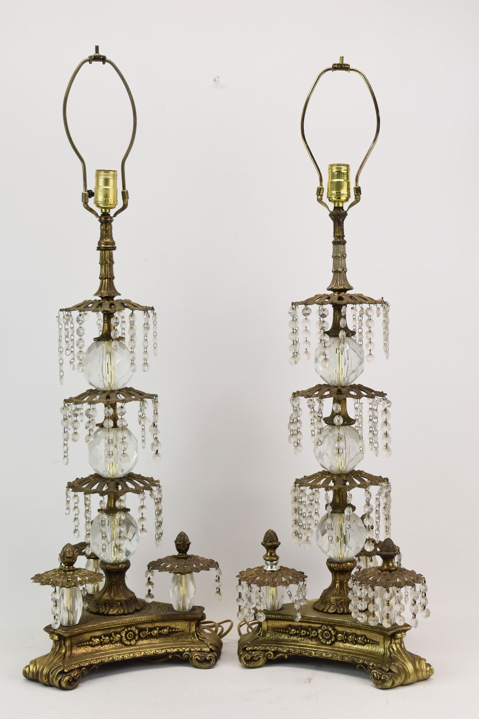 Pair of Italian Style Gilt Metal Table Lamps (1 of 16)