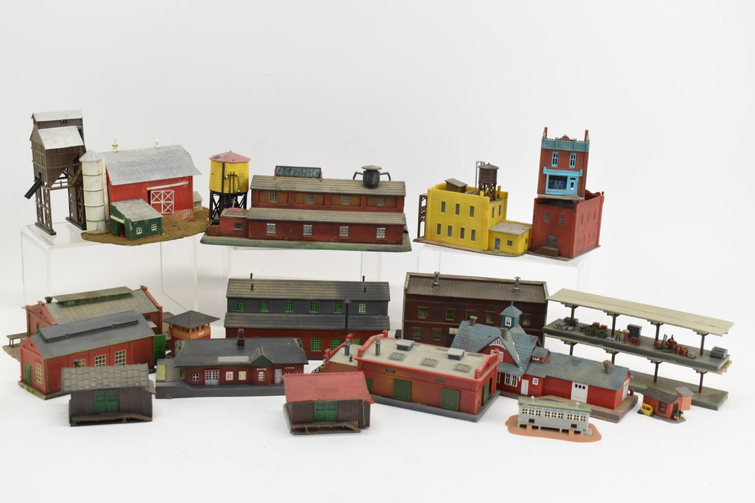 Group of Assorted N Scale Model Railroad Building (1 of 13)